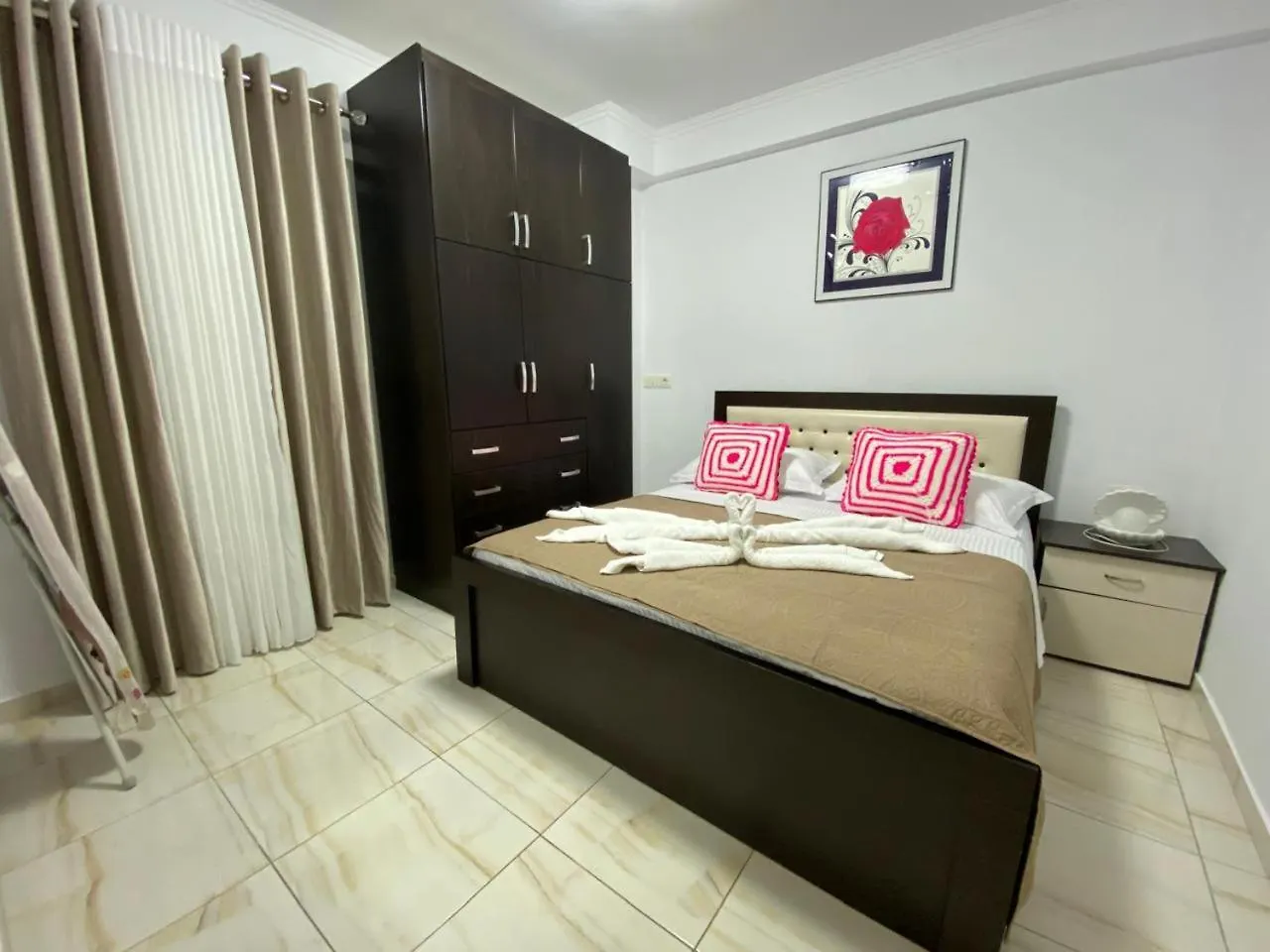 Olive Tree Apartment Sarandë 0*,